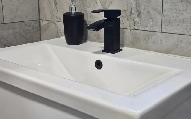 Charming Oxford Apartment in Telford - Flat 2