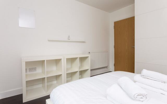 Luxury East London Flat, Sleeps 6