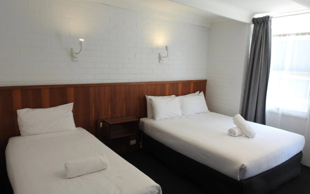 Bayside Hotel – Guest Rooms – St Helens