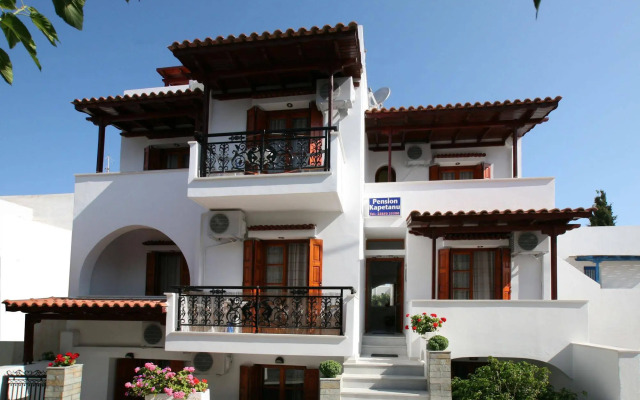 Kapetanos Rooms