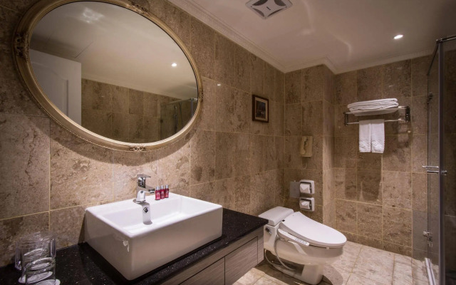 Lees Boutique Hotel