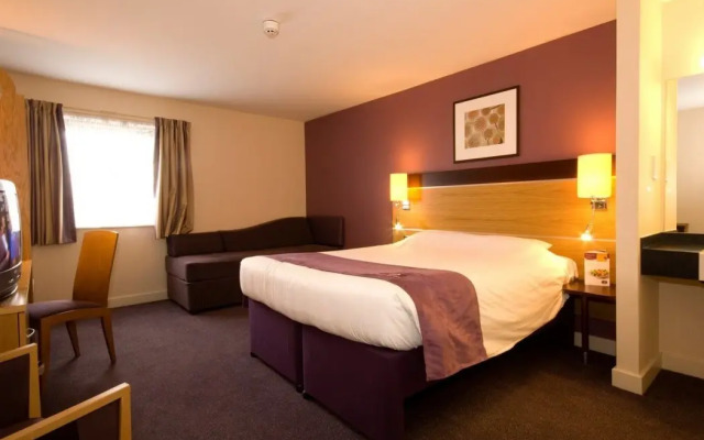 Premier Inn Castleford (Xscape, M62, Jct 32)