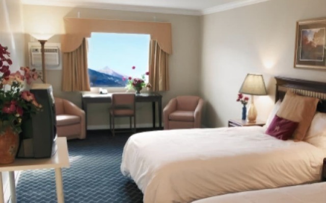 Revelstoke Gateway Inn