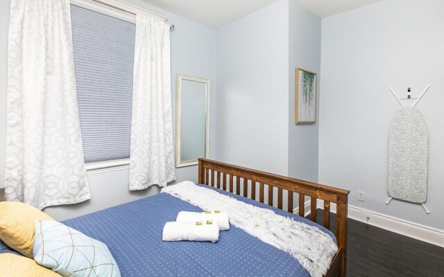 Newly Renovated - 2BR - Steps to Little Italy