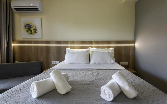 Yakinthos Hotel