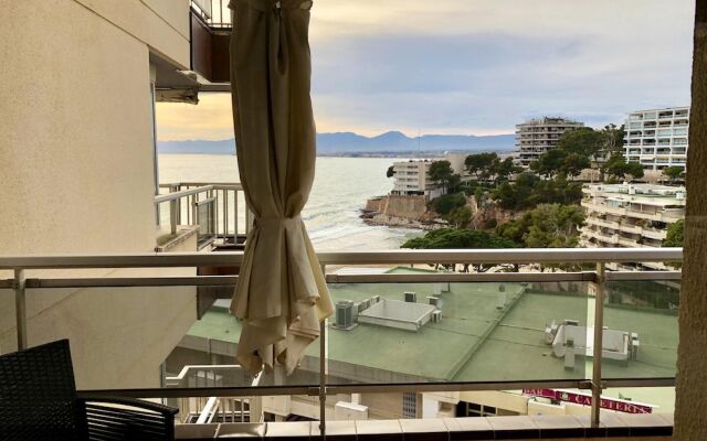 Apartment With 3 Bedrooms In Salou