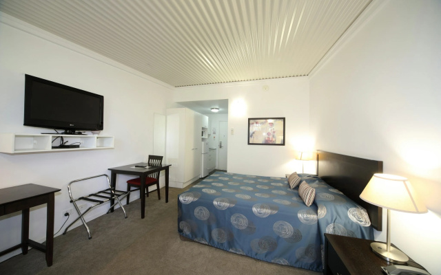 Route 66 Motor Inn