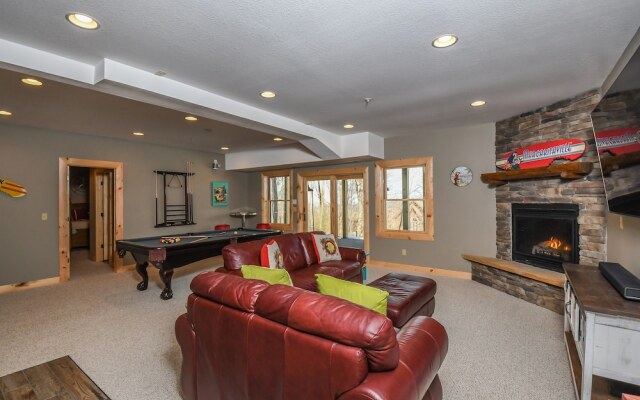 Footsteps from Fun 1 Bedroom House