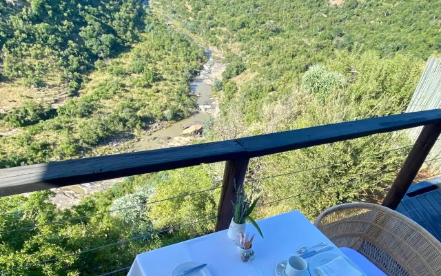 Esiweni Game Lodge