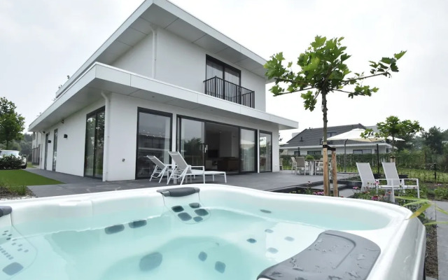 Modern Villa with Hot Tub & Sauna in Harderwijk Flevoland