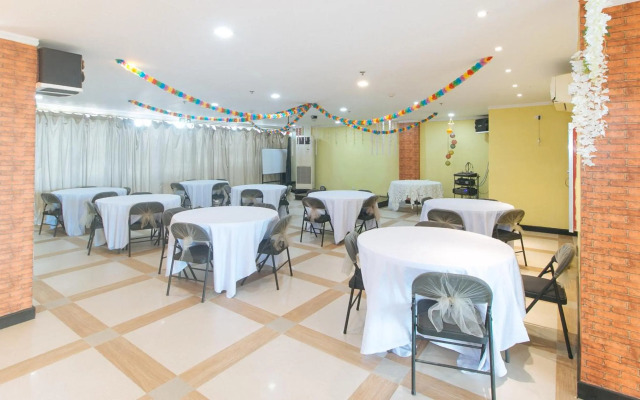 RedDoorz Plus Near Bamboo Organ Las Piñas