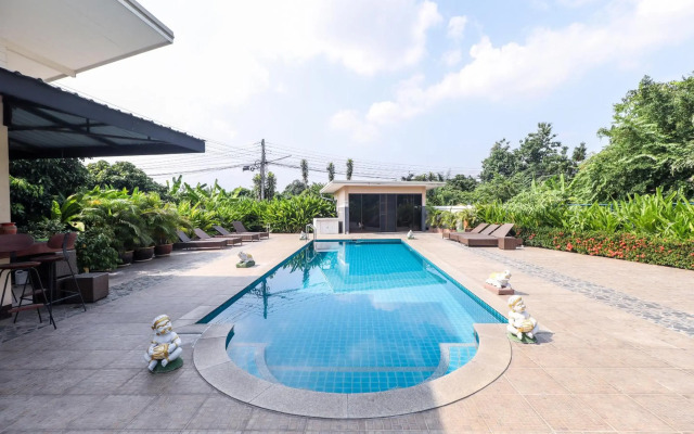 OYO 361 Relax Garden House