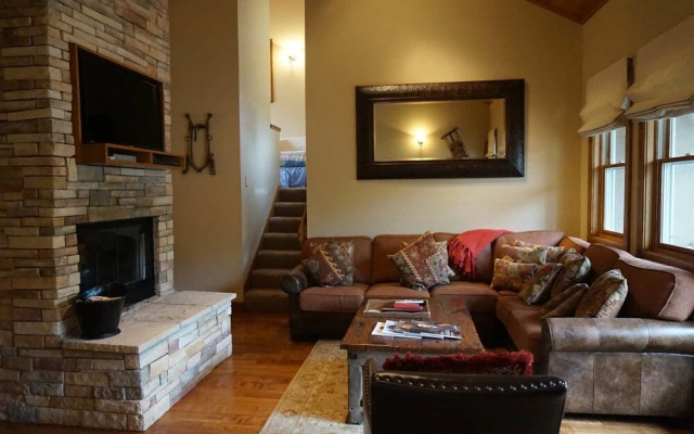 2 Bedroom Ski in, Ski out Luxury Residence Located on Fanny Hill in the Heart of Snowmass Village