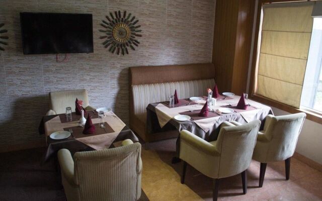 OYO 1651 Hotel Seetal