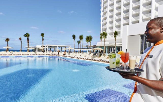 Hotel Riu Palace Paradise Island - Adults Only - All Inclusive