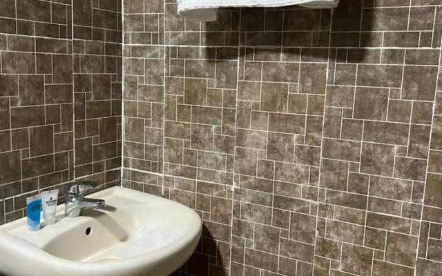 Glandov Suites and Apartment