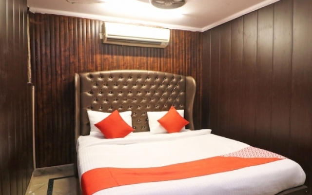 OYO 15763 Hotel Grand inn