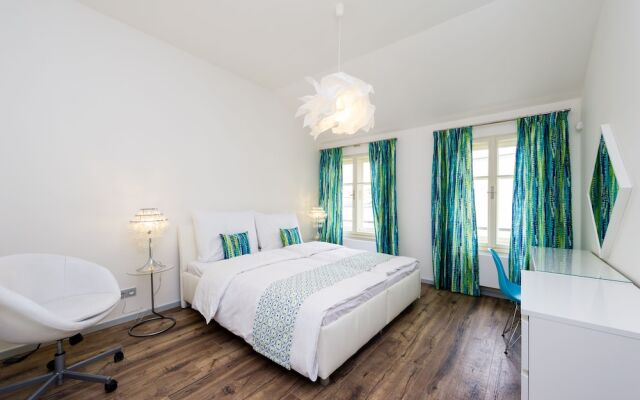 EMPIRENT Mucha Apartments