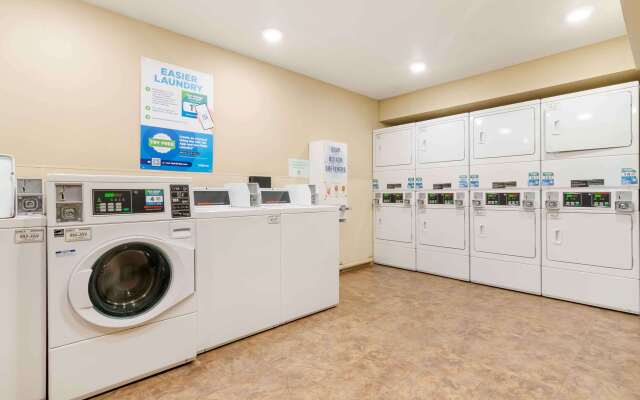 Extended Stay America Select Suites - Kansas City - Stadium