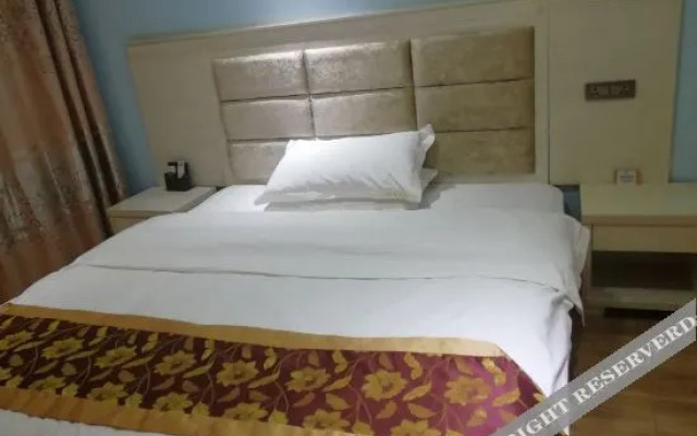 Yiliang Peninsula Holiday Inn