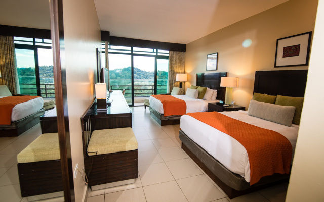 Summit Rainforest & Golf Resort