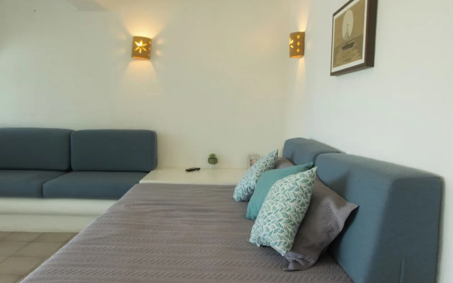Apt. with Jacuzzi Ixt. Zihuatanejo 3 BR