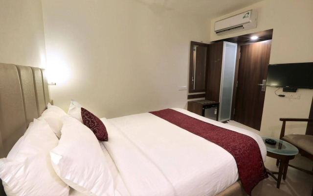 Central Beacon Hotel Surat