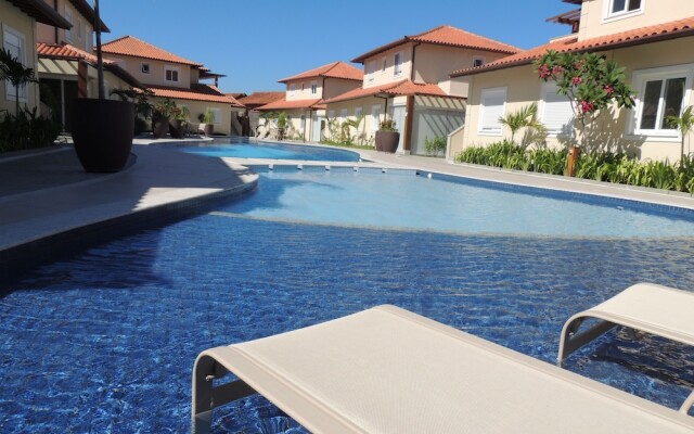 Casa com 3 Quartos em Condomínio Geriba