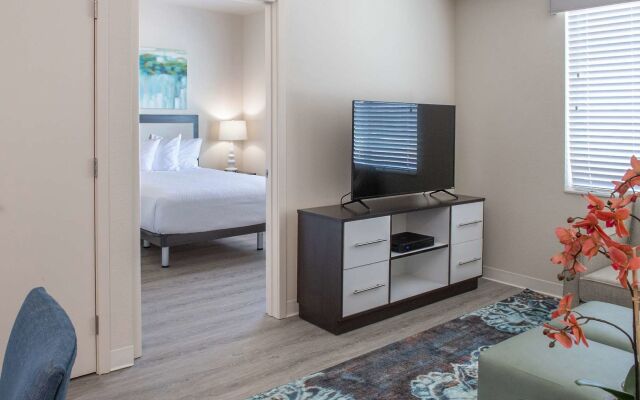 Soka Suites Dallas - Las Colinas