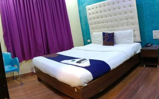 OYO 80898 The Om Sai Residency