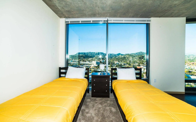 Hollywood Panorama Suites