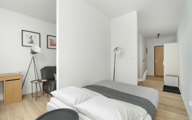 Modern Studio Niemena by Renters