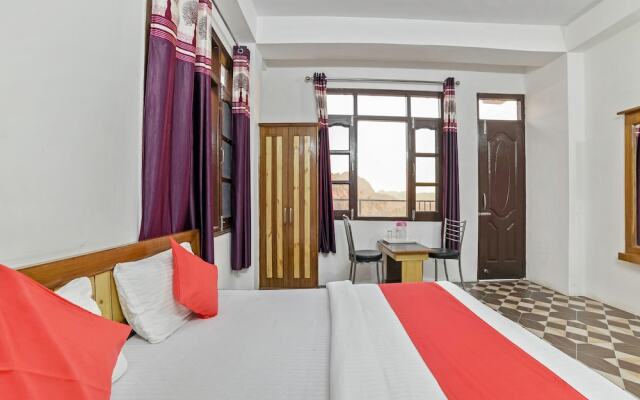 OYO 24660 Mahasu Villa