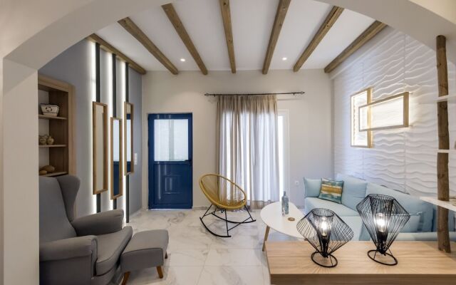 Aggelos Hotel - Luxury Suite on the Beach - Breakfast included