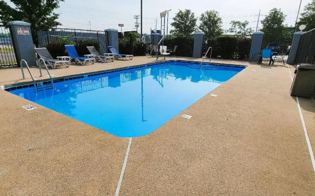 Baymont By Wyndham La Vergne
