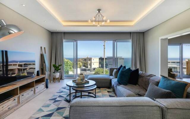 Spacious Holiday Villa w Private Pool Garden Serein