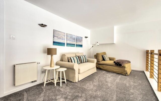 Stunning 2 Bed Apt In Merchant City With Parking