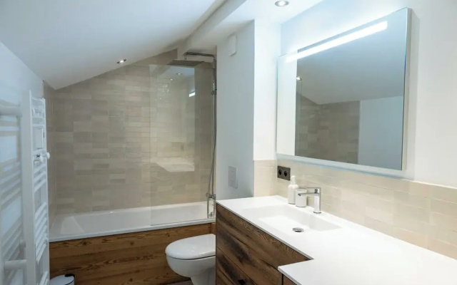 Cozy Chalet 3br/6p With Balcony - Megeve