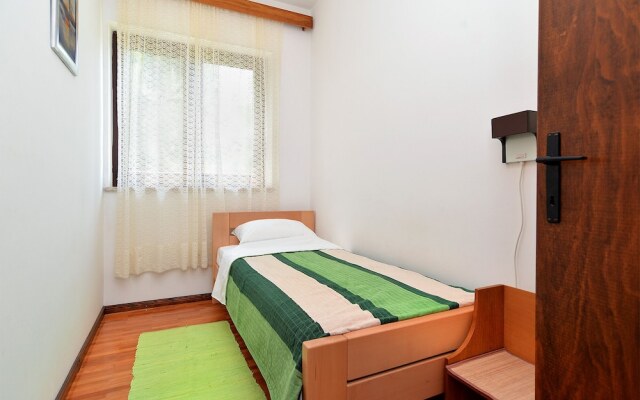 Apartment 1950