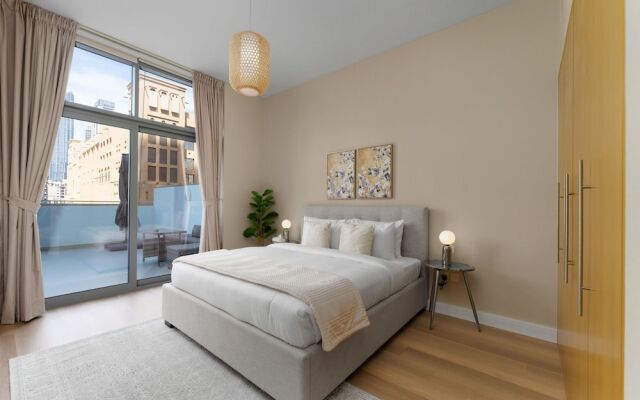 Maison Privee - Classy Apt w/ Terrace & Direct Burj Khalifa Views