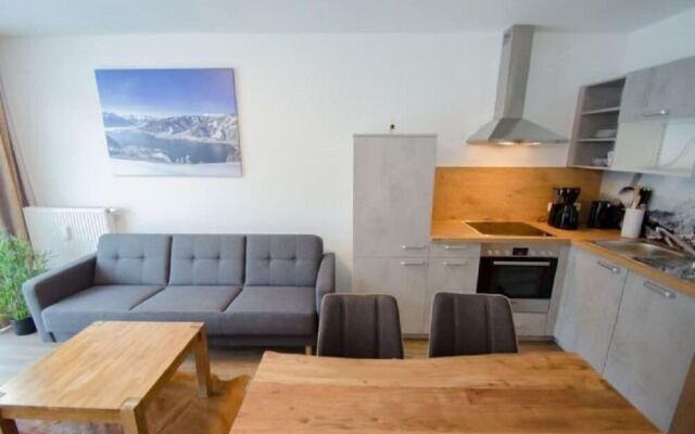 Apartment Summer & Winter Fun I