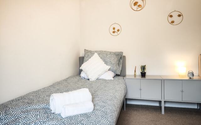 Stunning 2-bed House in Sheffield