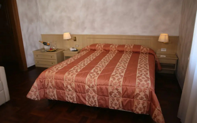 Hotel Del Lago