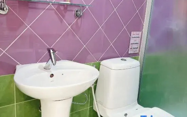 Whale Hostel Cha-Am