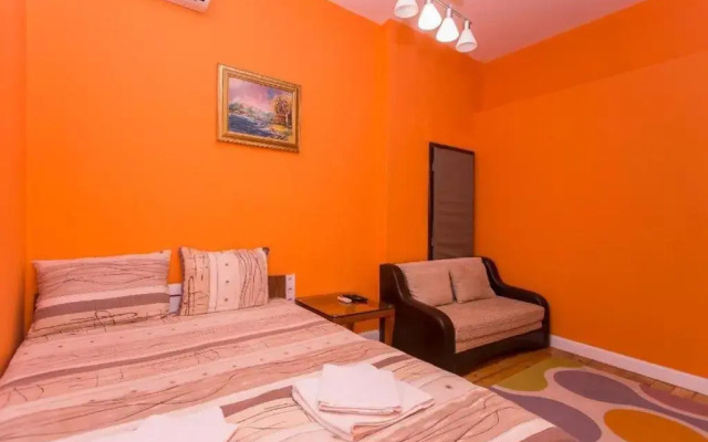 Top Center Apartment 4