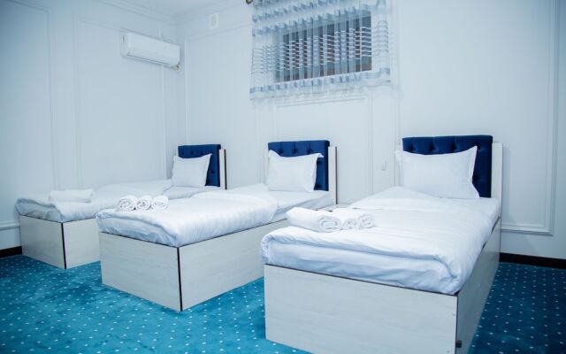 Lola Hotel