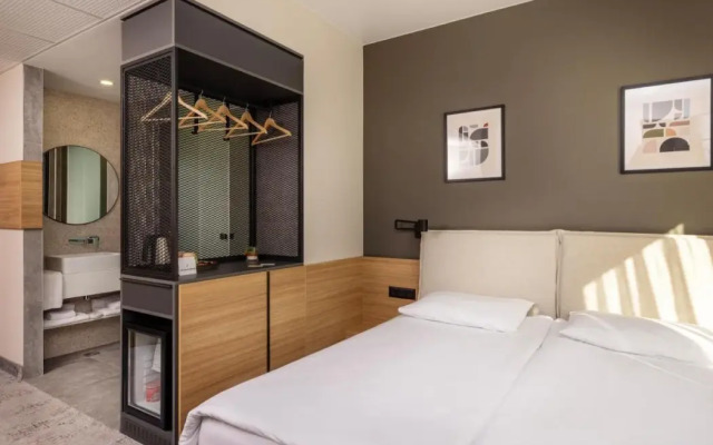 B1 Downtown Hotel