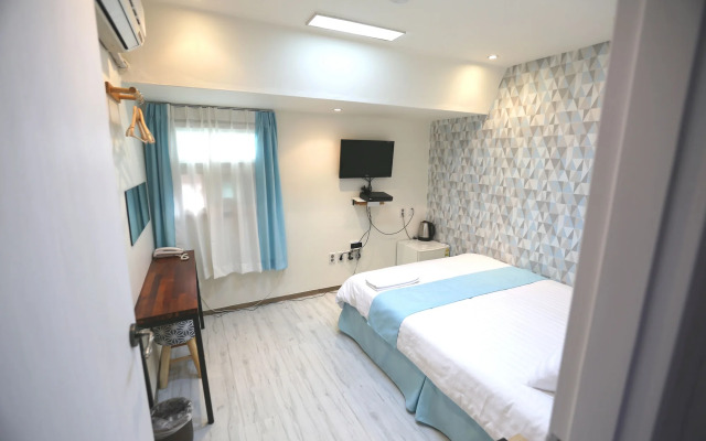 Must Stay Hotel Myeongdong