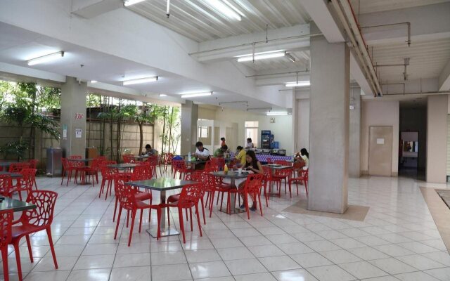 Alicia Tower Residences - Adult Only - Hostel