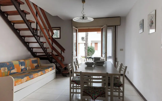 Luminous Flat in Bibione With Garden